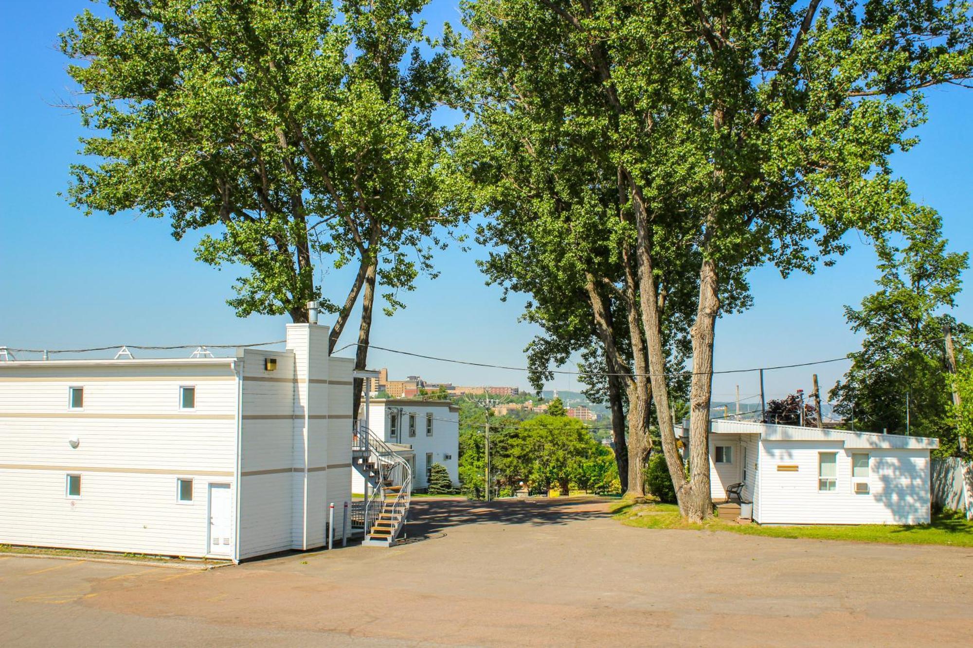 Auberge Le Parasol Chicoutimi Exterior foto