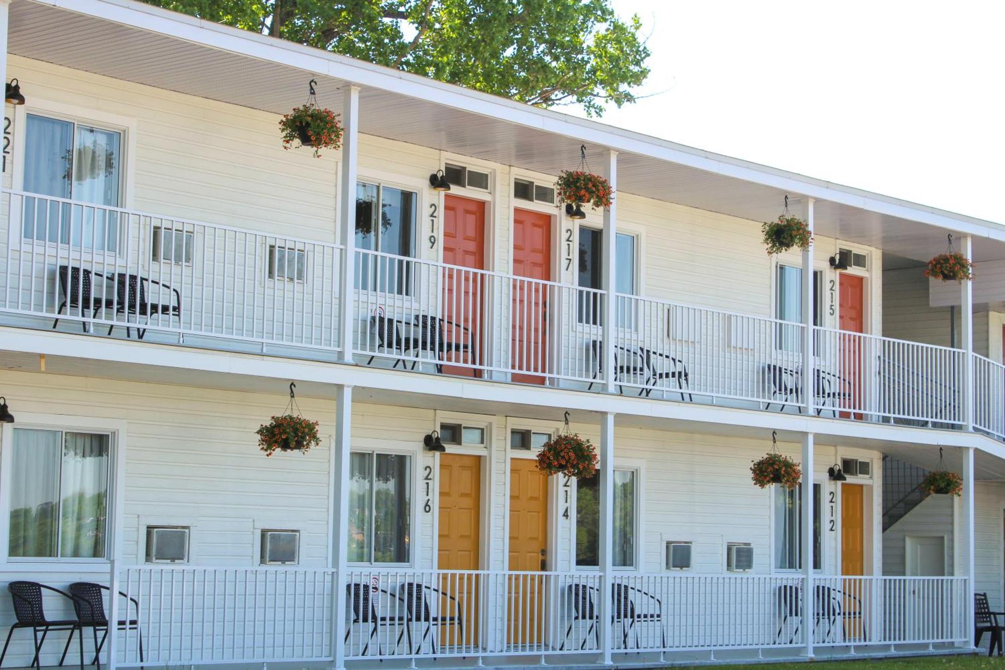 Auberge Le Parasol Chicoutimi Exterior foto